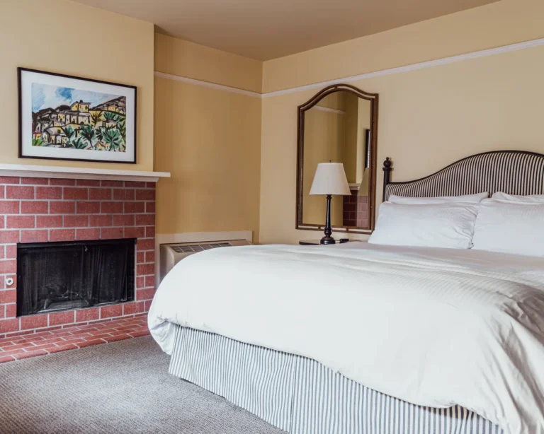 Cottage Fireplace King ADA