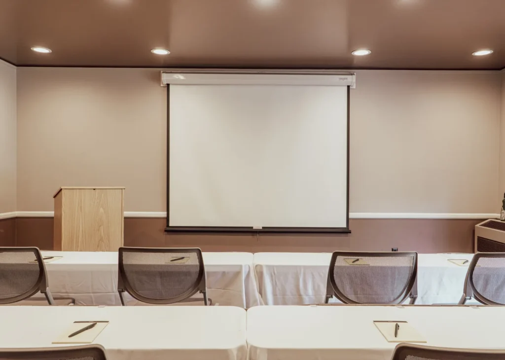 Upham-Coach-Room-2.webp